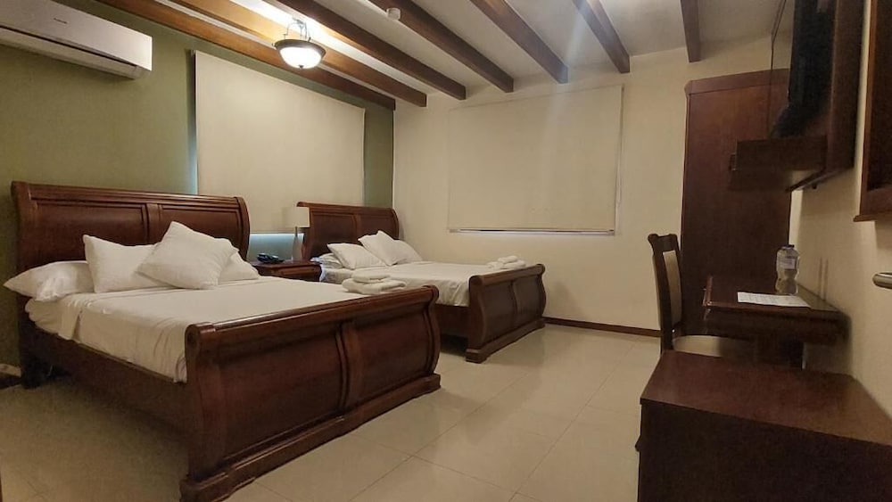 Hotel Maria Isabel — Manta — photo 3
