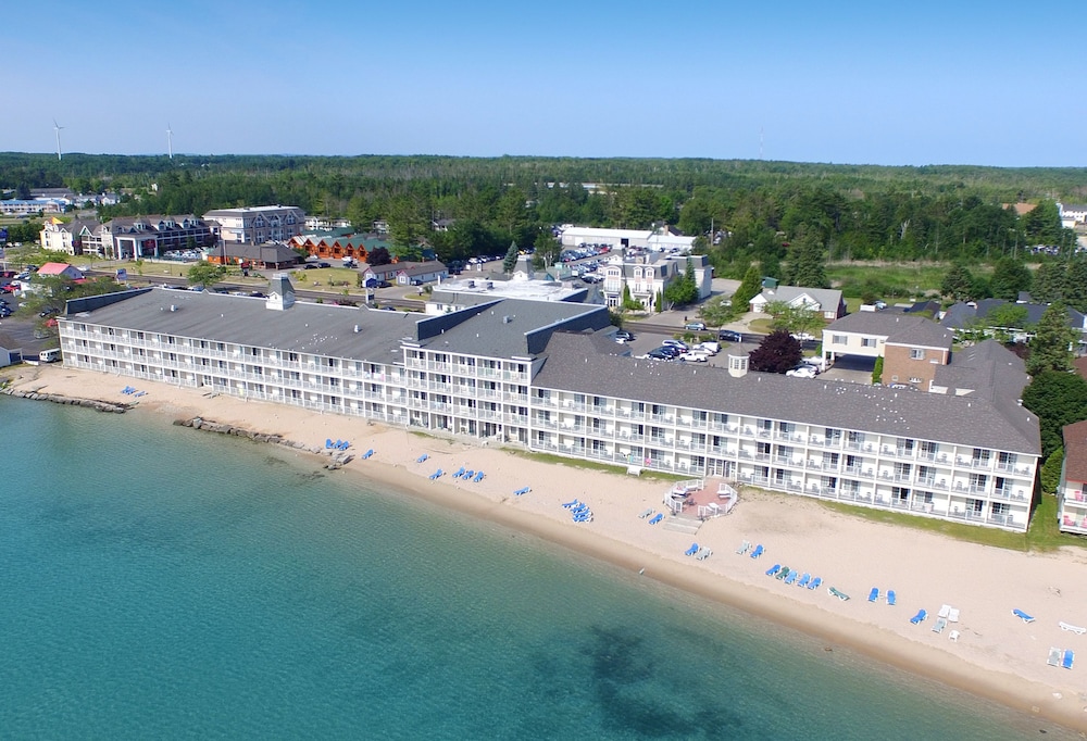 Hamilton Inn Select Beachfront Mackinaw City - photo 45