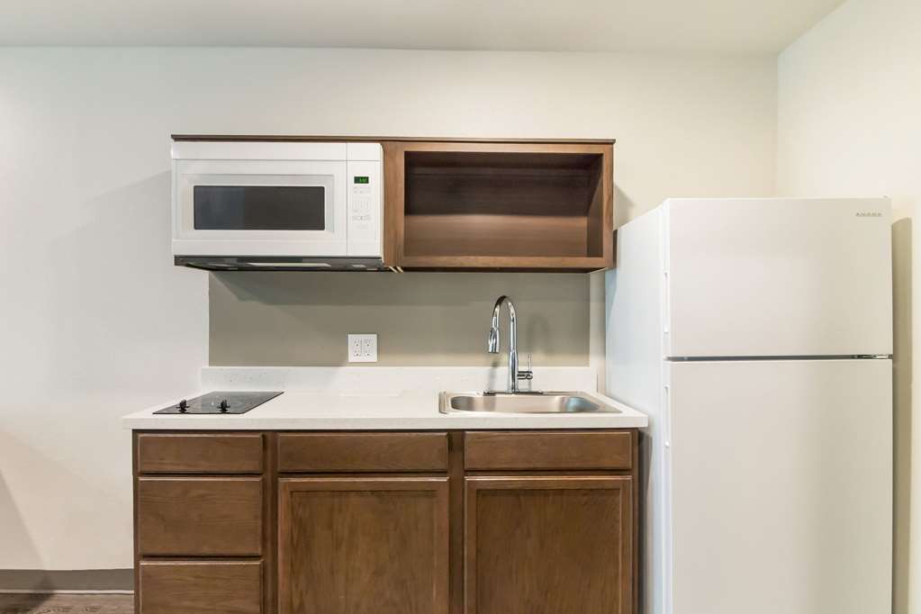 WoodSpring Suites Lake Jackson - photo 15