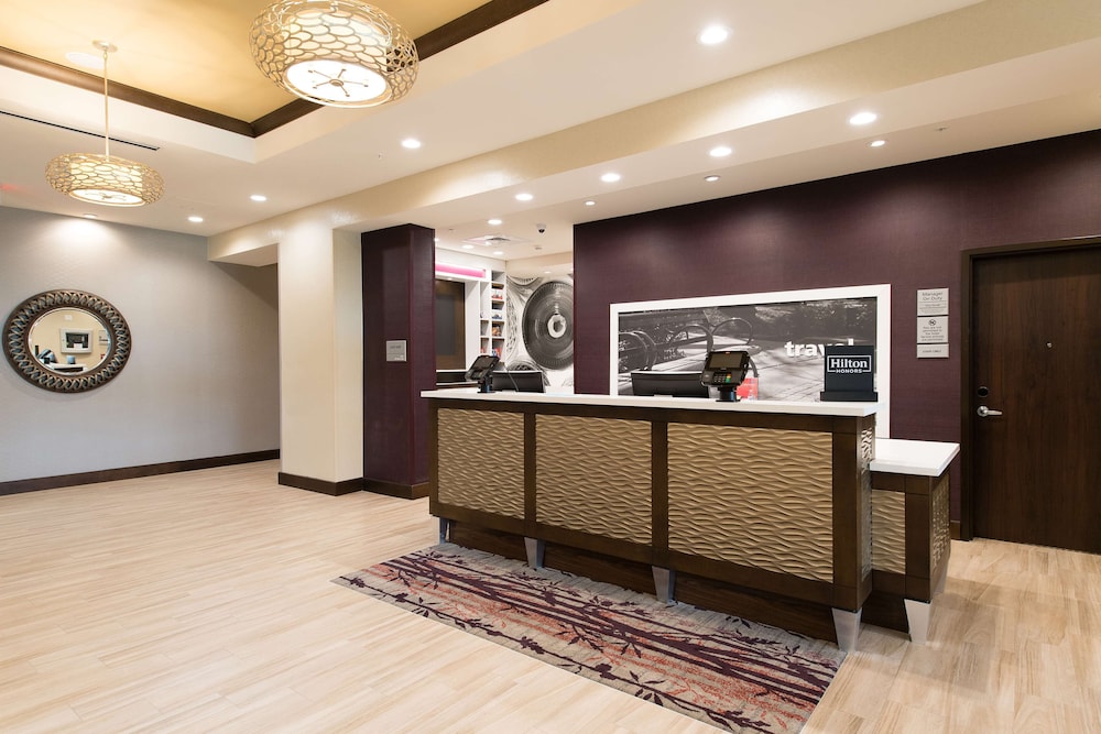 Hampton Inn & Suites Fayetteville - photo 5