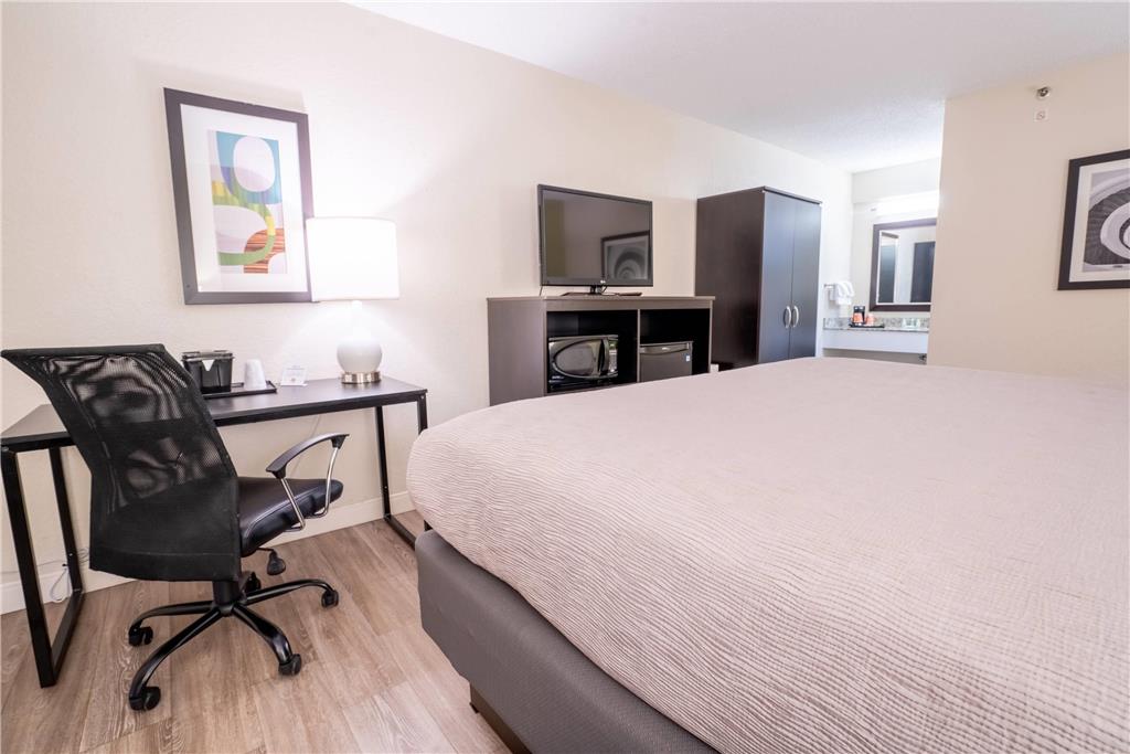 Quality Inn Palm Beach International Airport - photo 20
