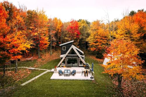 The A Frame at Harvest Moon Acres — 4-Star Luxury Hotel in Stamford, United States