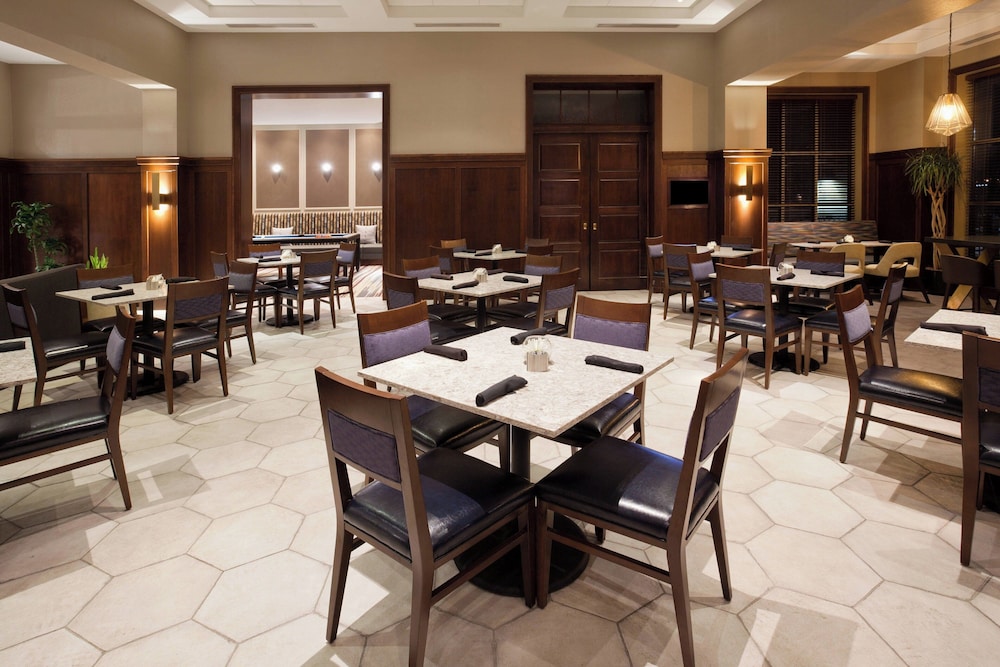 Sheraton St. Paul Woodbury Hotel - photo 21