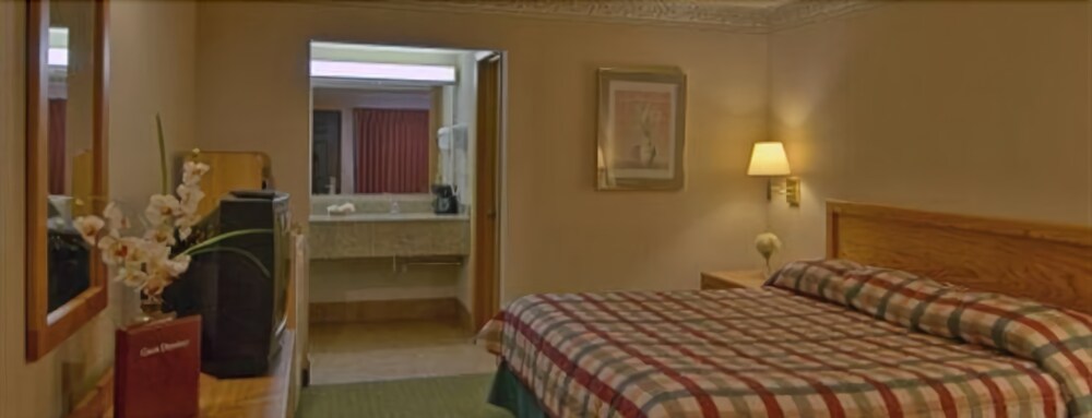 College Inn Monmouth - photo 10
