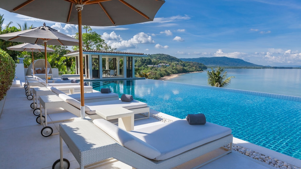 Villa Ocean's 11 — 5-Star Luxury Hotel in Thalang, Thailand