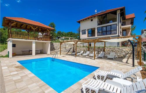 Beautiful Apartment In Rakovica — 4-Star Luxury Hotel in Rakovica, Croatia