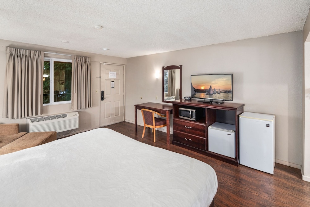 Inn at Lake Washington By OYO I 405 - photo 15