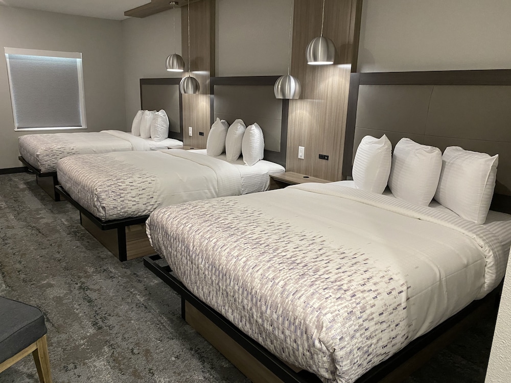 Hotel Solara Hobby Airport - photo 9