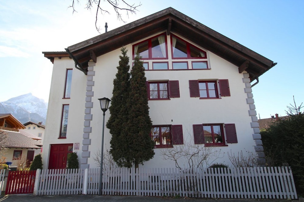 Himmelschlösschen & Chalet Rose — 4-Star Luxury Hotel in Garmisch-Partenkirchen, Germany