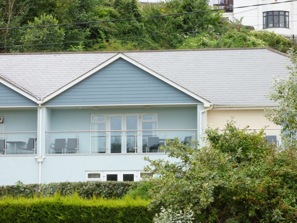 Apartment Ff03 — 4-Star Luxury Hotel in Dawlish, United Kingdom