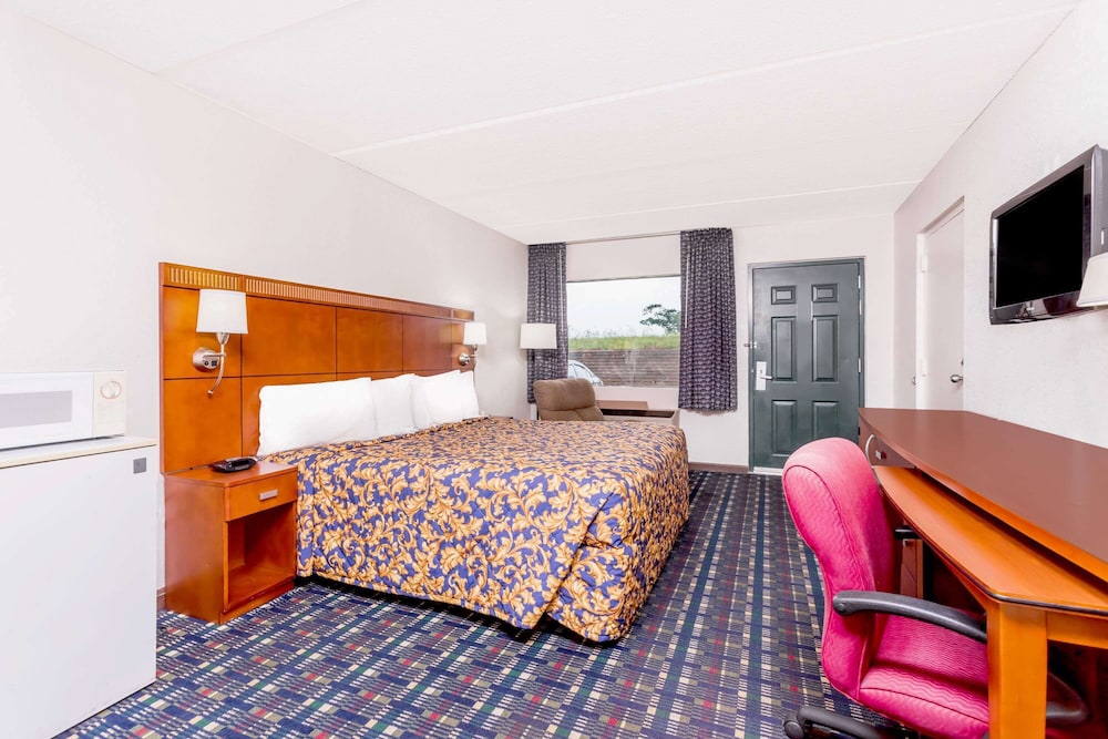 Howard Johnson by Wyndham Perry GA - photo 15