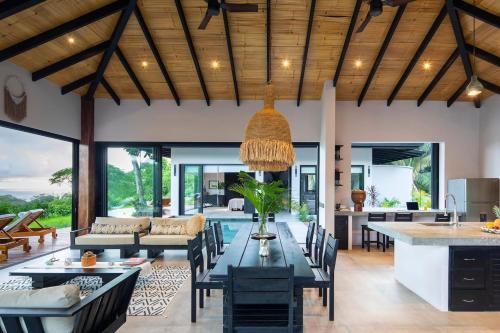 Villa Ayla Santa Teresa Minutes from the beach — 4-Star Luxury Hotel in Nicoya, Costa Rica
