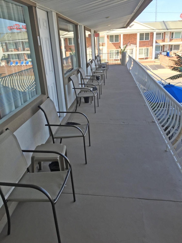 Pyramid Resort Motel - photo 26