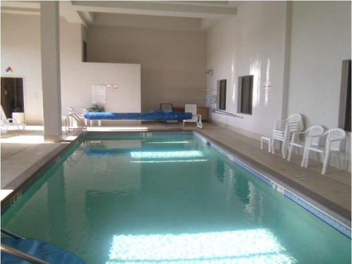 Pleasant Stay Inn & Suites Brooklyn - photo 8