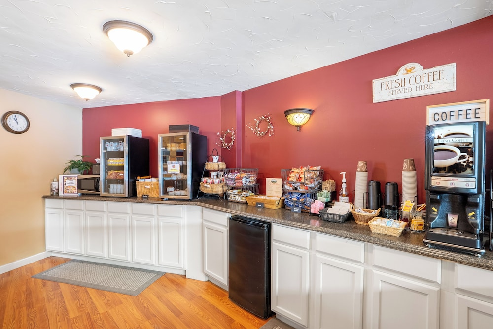 Fireside Inn & Suites Gilford - photo 62