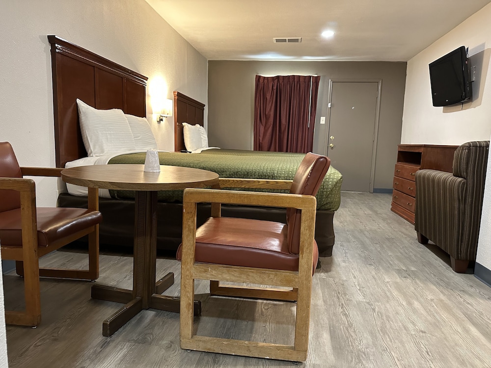 Llano Motel - photo 17