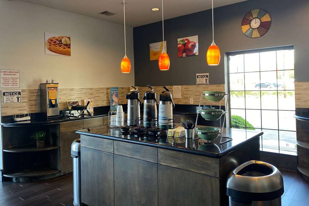 Baymont by Wyndham Houston North - photo 24