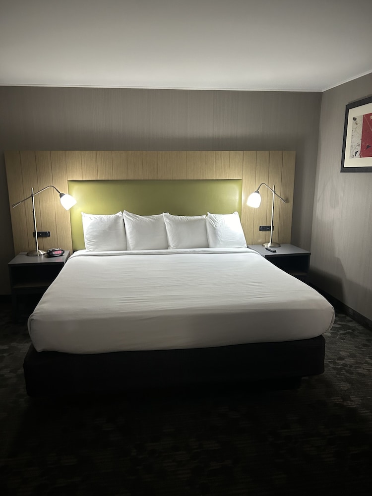 Country Inn & Suites by Radisson Delta Park North Portland - photo 18