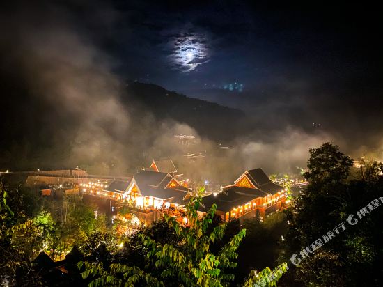 Jinggu Mangka Xikang Yunshe Wellness & Resorts — hotel in Weiyuan