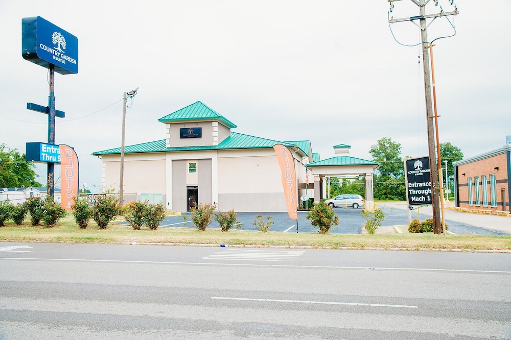 Country Garden & Suites - photo 43