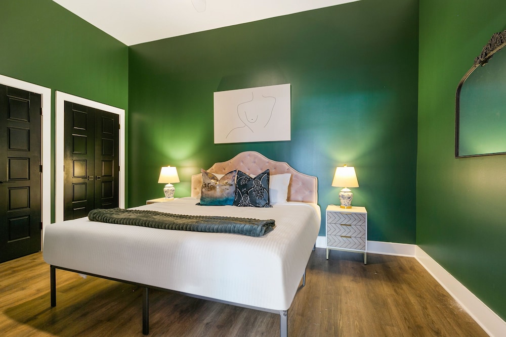 Mardi Gras Suites NOLA's 4BR Elegance - photo 14