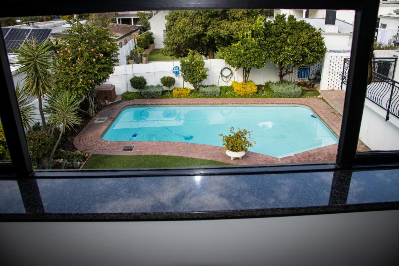 Villa Des Roses — 4-Star Luxury Hotel in Paarl, South Africa