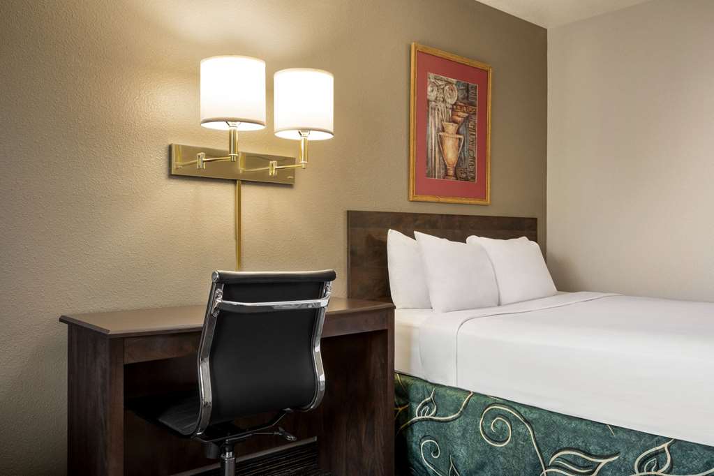 Travelodge by Wyndham Yuma - photo 22
