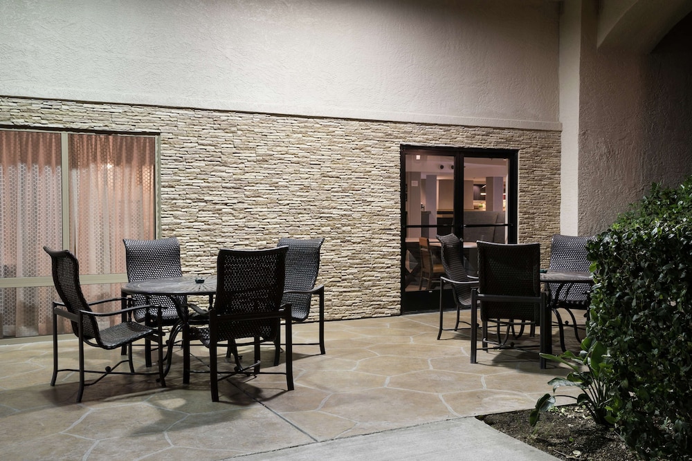 Hampton Inn Los Angeles Santa Clarita - photo 33