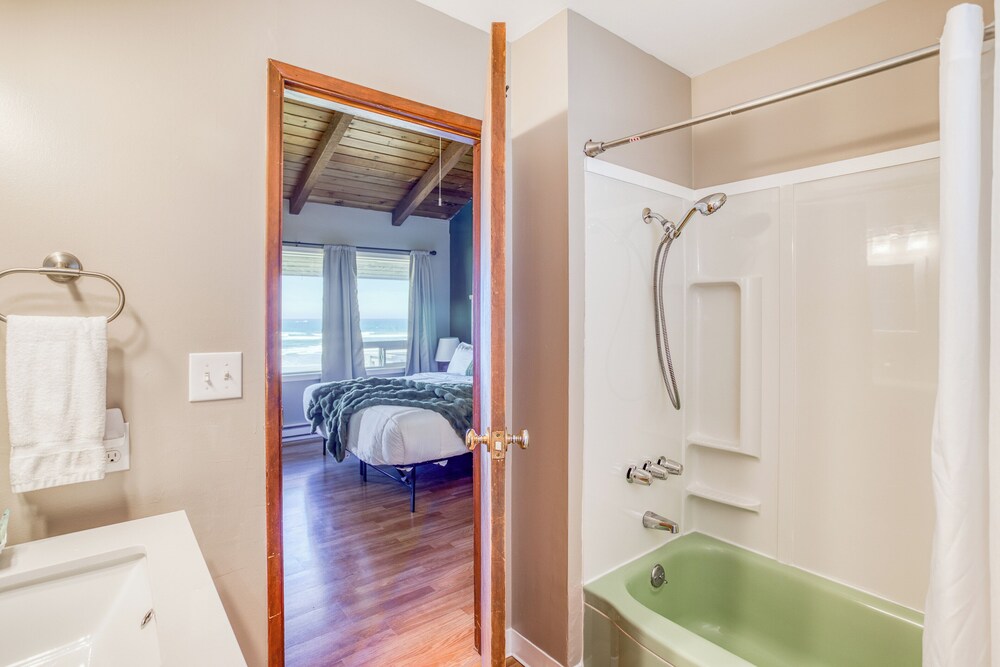 Moolack Shores Inn - photo 57