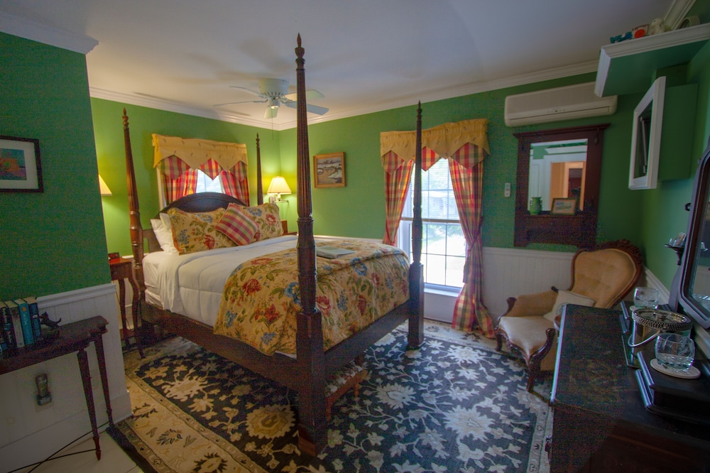 Phineas Swann Inn & Spa - photo 22