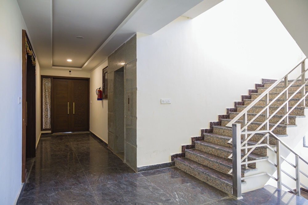 Alaya Stays BYDM The Sky Heaven 4 BHK Penthouse 15 Min from Triveni Ghat With Balcony & Lift in Rishikesh, India