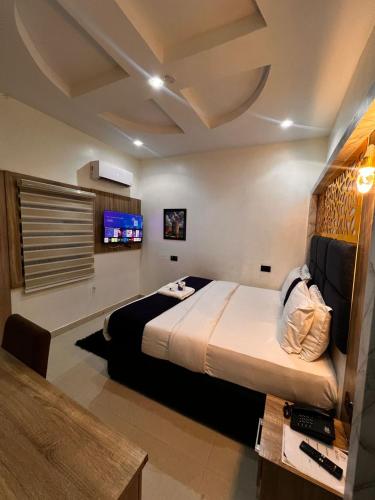 Triple J Universal Hotel and Suites — Asaba — photo 2