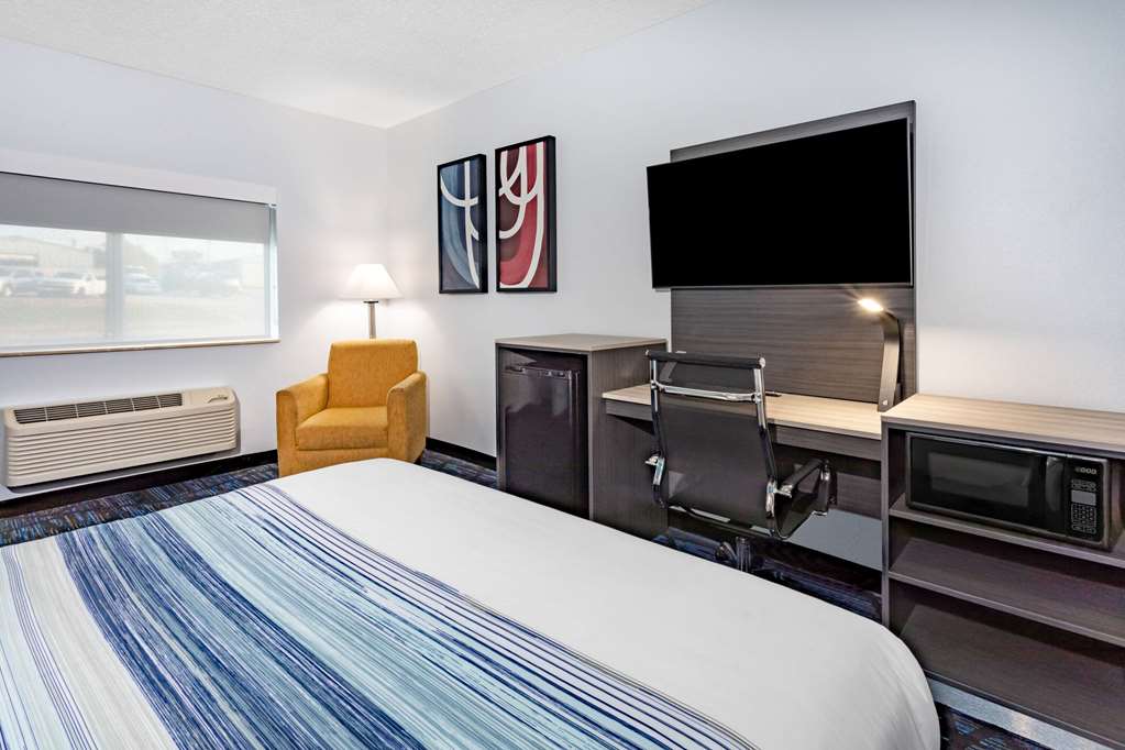 AmericInn by Wyndham Quincy - photo 15
