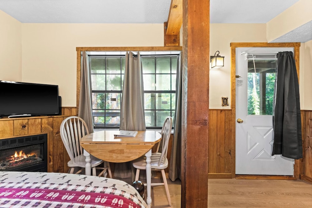 The Cascades Inn - photo 31