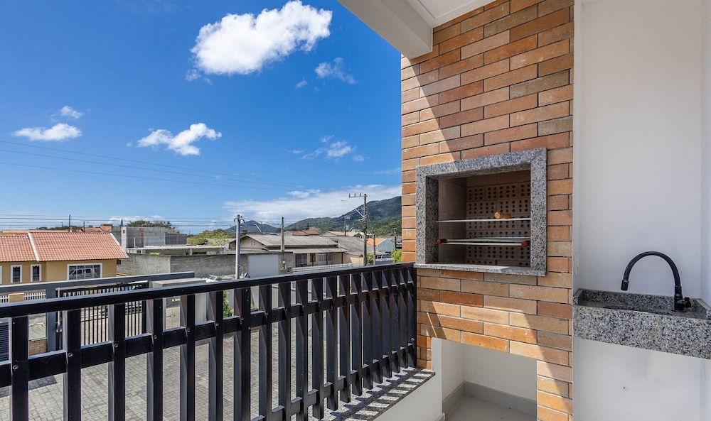 Apart With Barbecue 750 m From the Beach Rrv0202