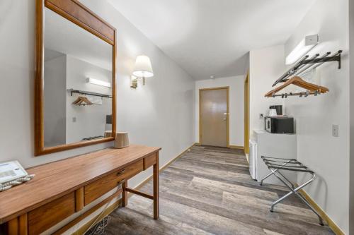 Executive Inn Cass City - photo 27