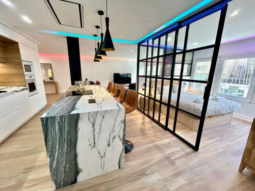 Gatu Premium Deseo Piso de Lujo Con Parking Preferente Mayores de 25 Anos Y Familias in Cadiz, Spain