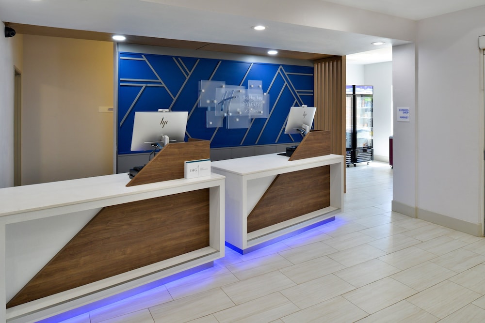 Holiday Inn Express & Suites Carthage an IHG Hotel - photo 4