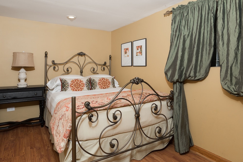 Chicago Guest House Wrigleyville - photo 8