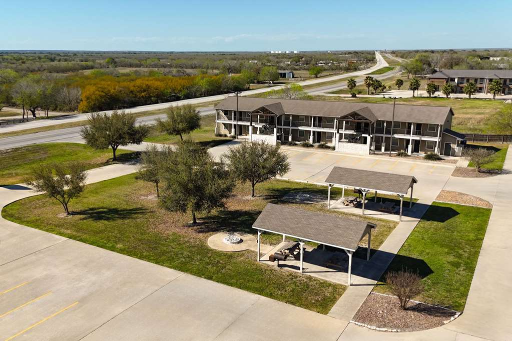 Eagle's Den Three Rivers Texas a Travelodge by Wyndham - photo 4