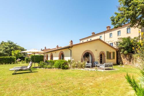 Villa Falco — 4-Star Luxury Hotel in Trequanda, Italy