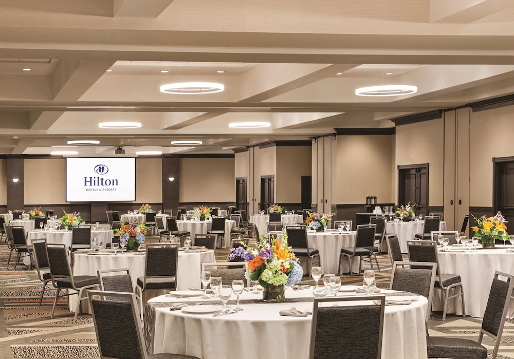 Hilton Knoxville Airport - photo 42