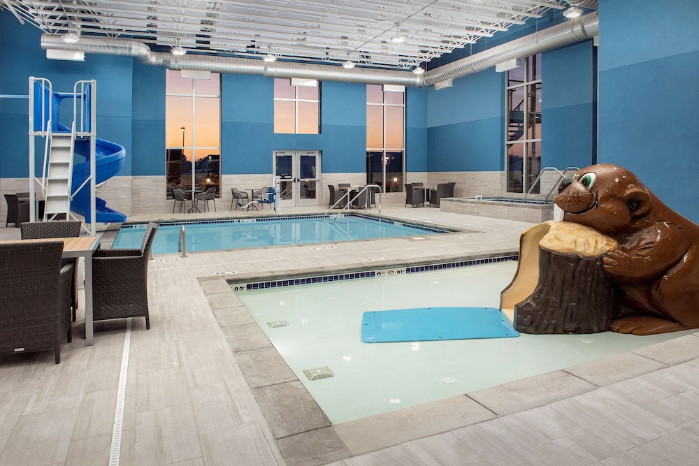 Hampton Inn Warroad MN - photo 18