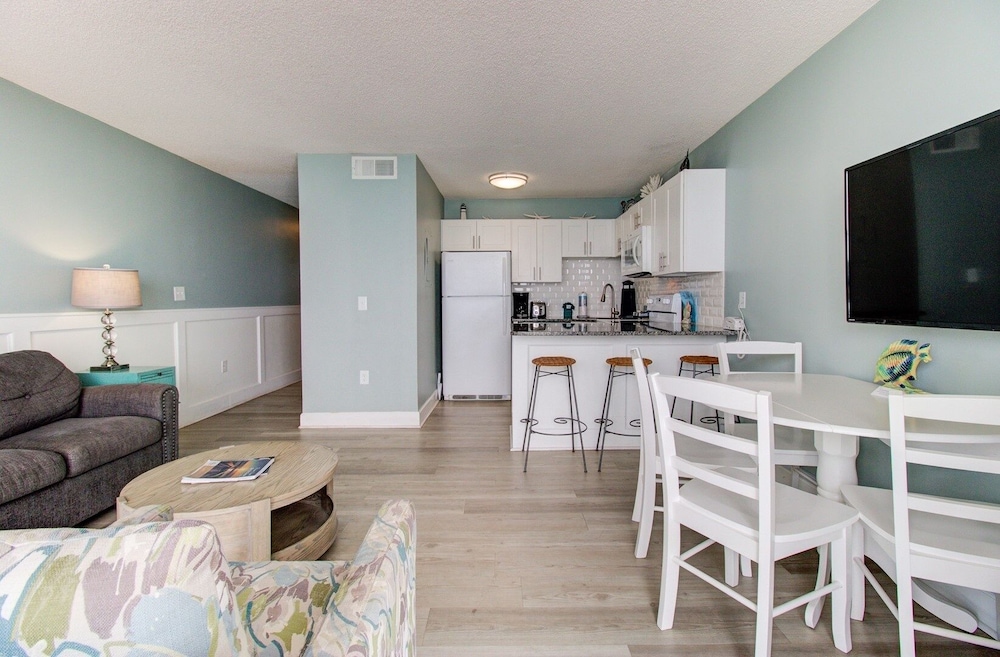 1104 Starfish Room by Atlantic Towers - photo 8