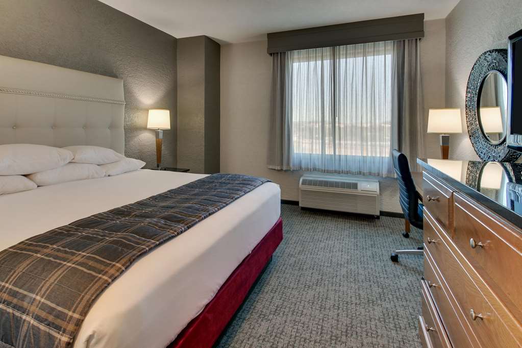 Drury Inn & Suites Phoenix Happy Valley - photo 31