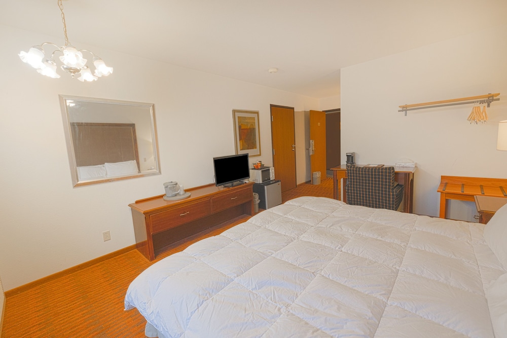 Harlan Inn and Suites - photo 10
