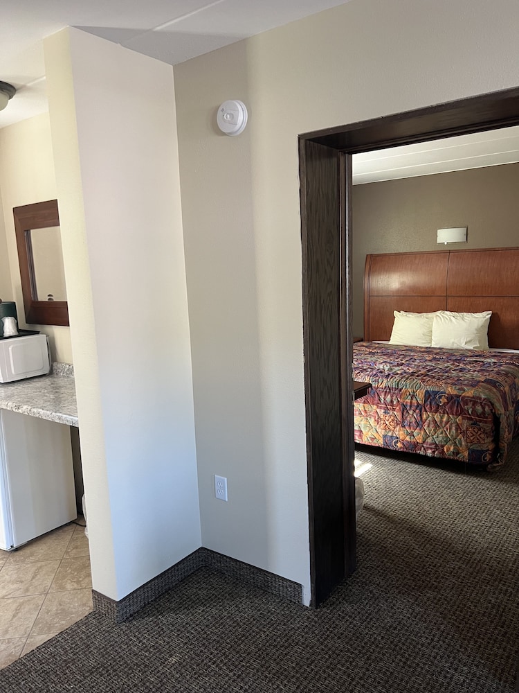 All Star Inn & Suites - photo 71