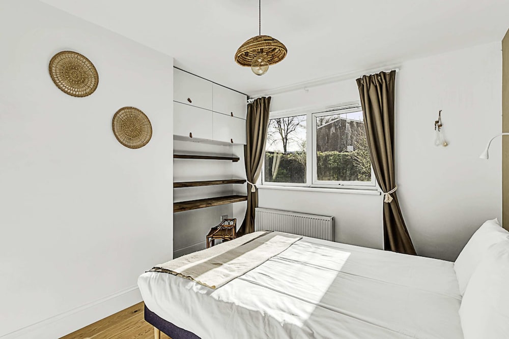Cosy & Quiet Flat With Garden Close Central London — 4-Star Luxury Hotel in London, United Kingdom