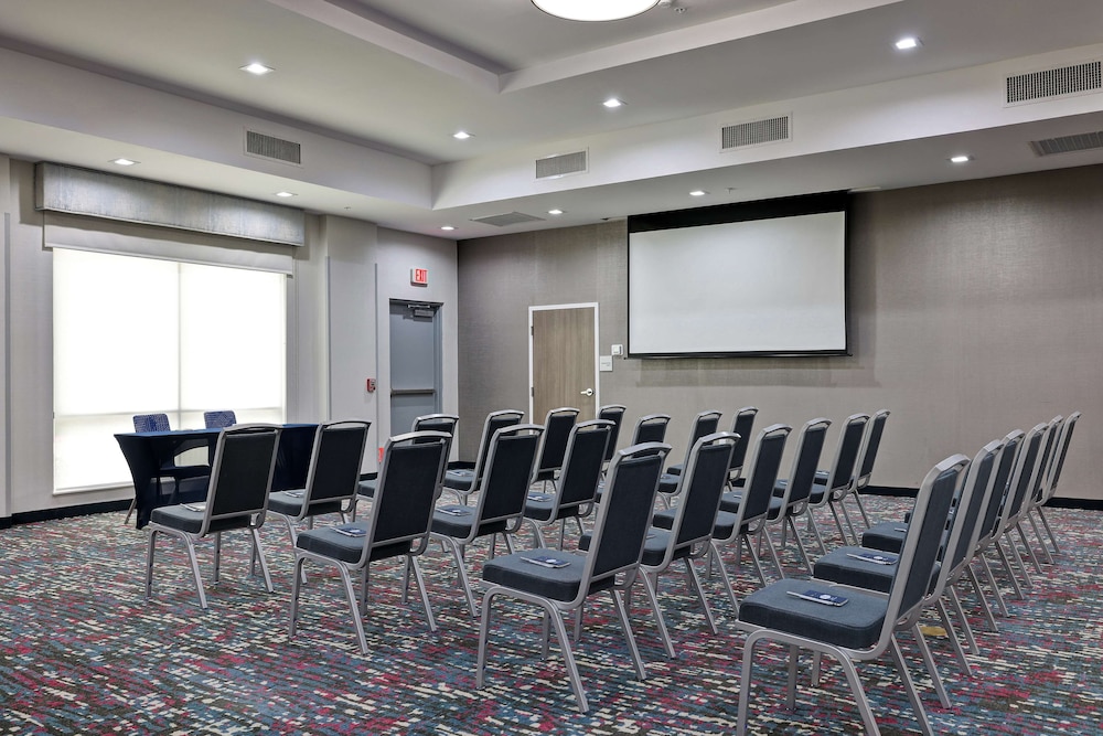 Hampton Inn & Suites Houston East Beltway 8 - photo 67