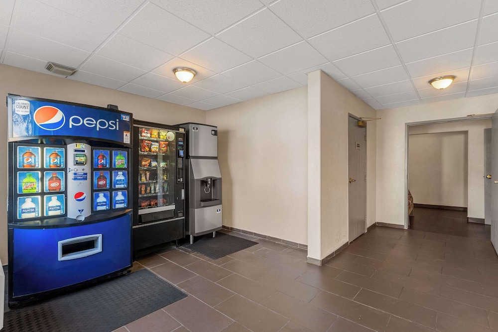 Quality Inn Denver Northeast Brighton - photo 32